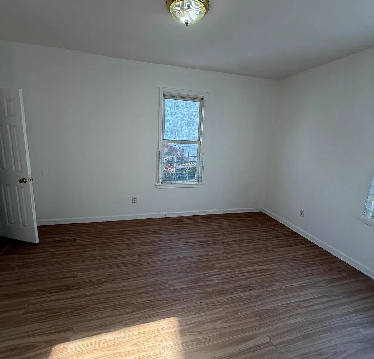3 bed, $2,200 — Photo 2