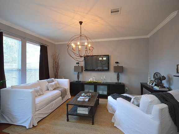5th image of 8118 Montague Manor Ln