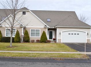 50 Hunt Glen Dr #72, Granby, CT 06035