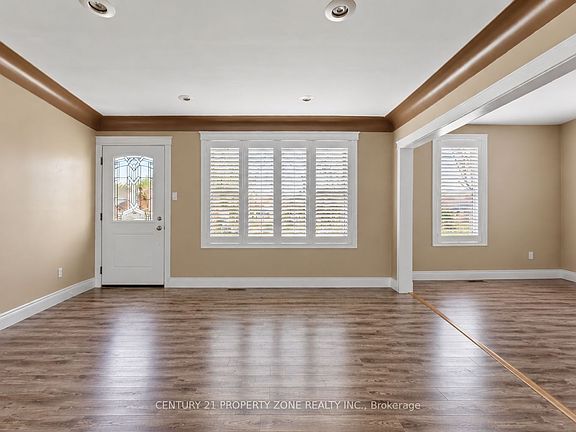 3rd image of 2563 Meldrum Rd