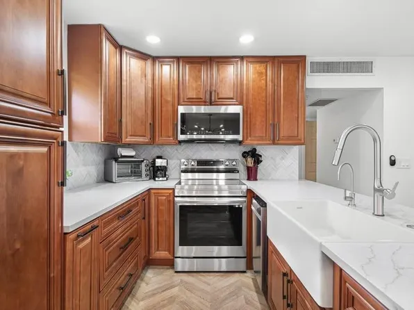 156 Seville Ln, Delray Beach, FL 33446