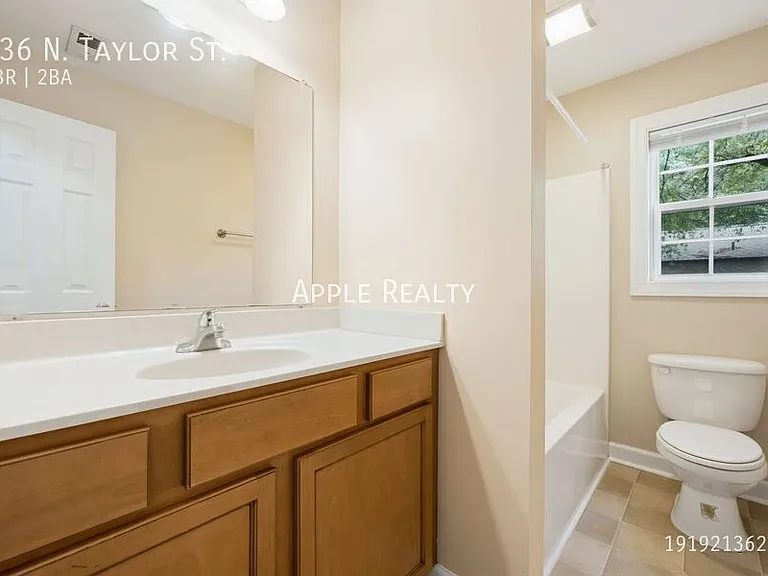 836 N Taylor St — Photo 9