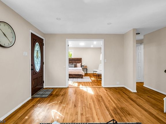 5th image of 41 Heather Ln