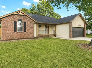 2626 N Wildberry Ct, Springfield, MO 65802