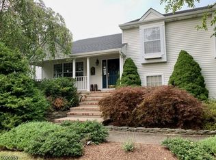 2 Hearthstone Dr, Sussex, NJ 07461