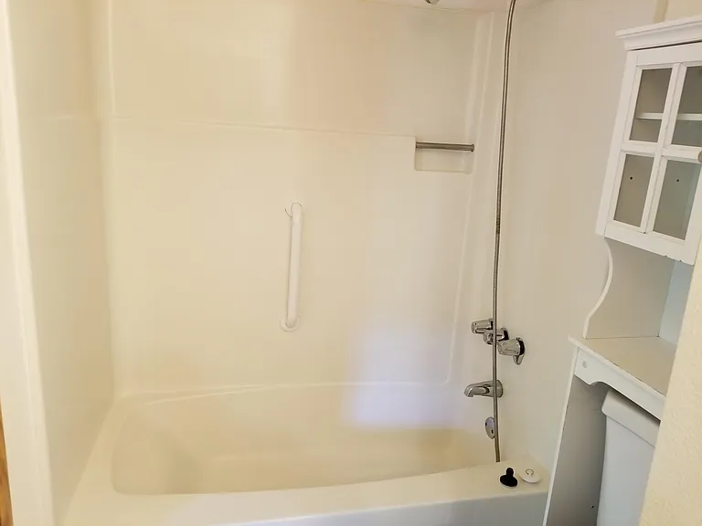 Upstairs full bathroom