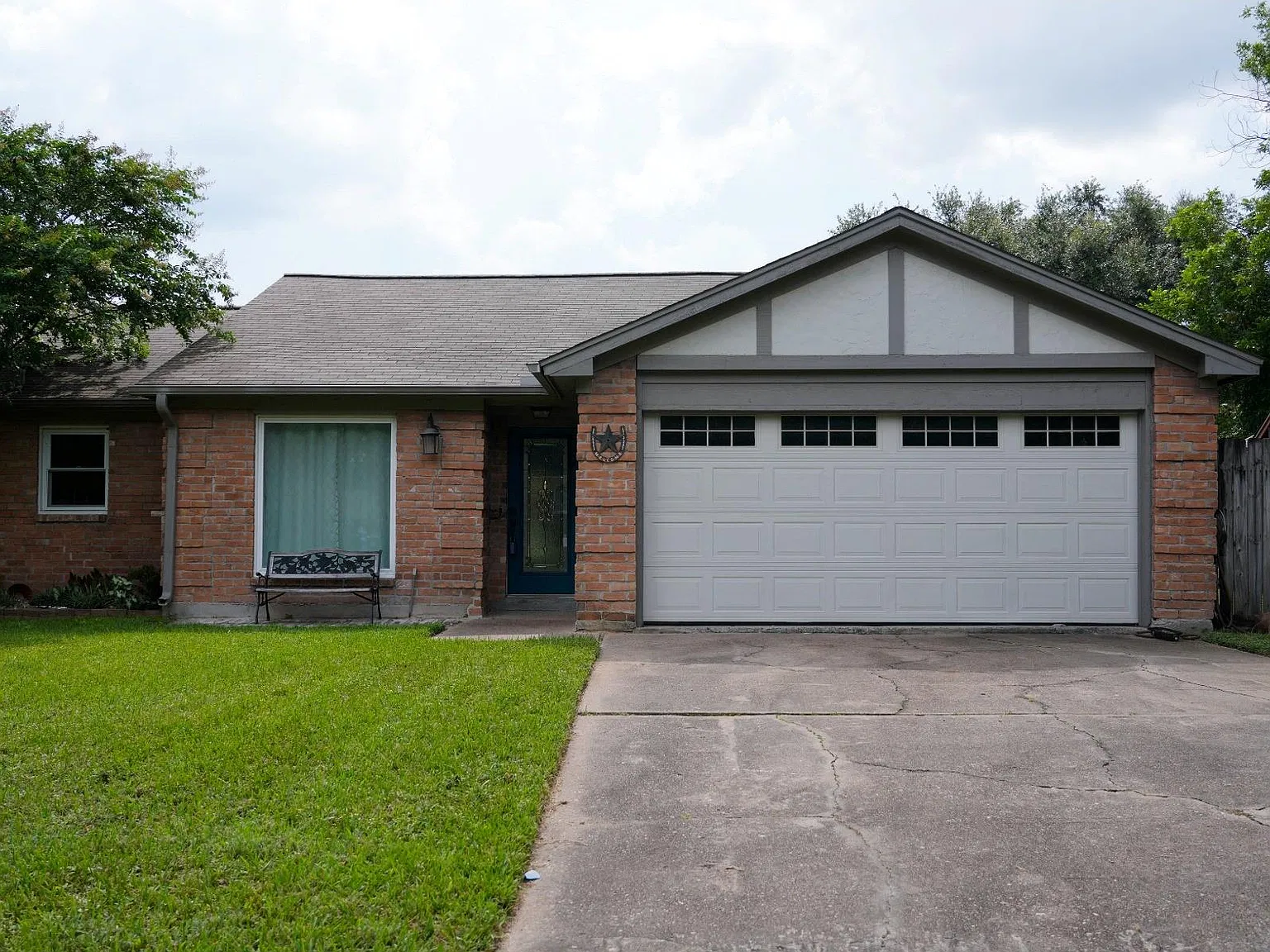 3 bed, 2.0 bath, 1498 sqft, $1,800 — Photo 1
