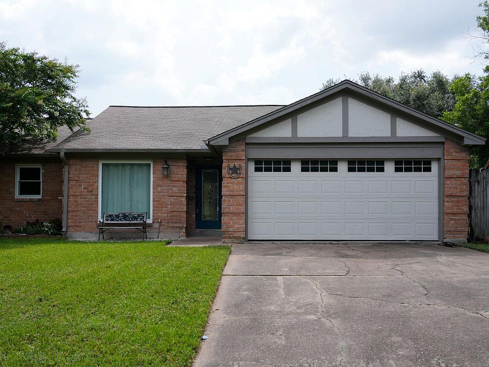 1st image of 17115 Kings Walk Ln