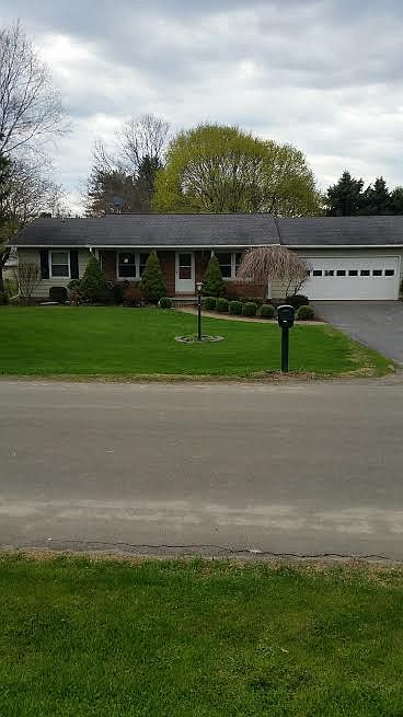 1st image of 4 McNinch Ln