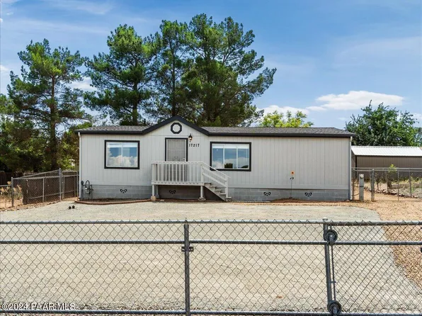 17217 E Fairway Dr, Mayer, AZ 86333