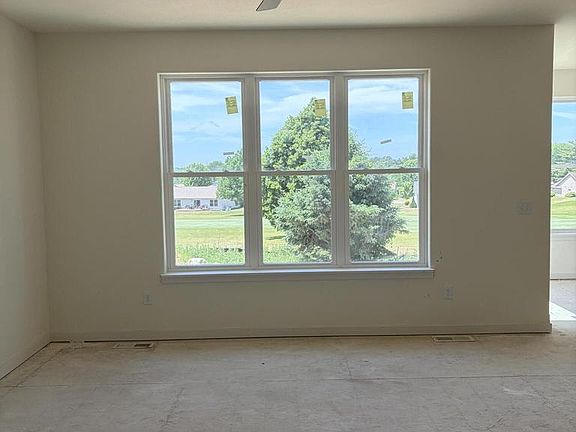4th image of 505 Golf DRIVE