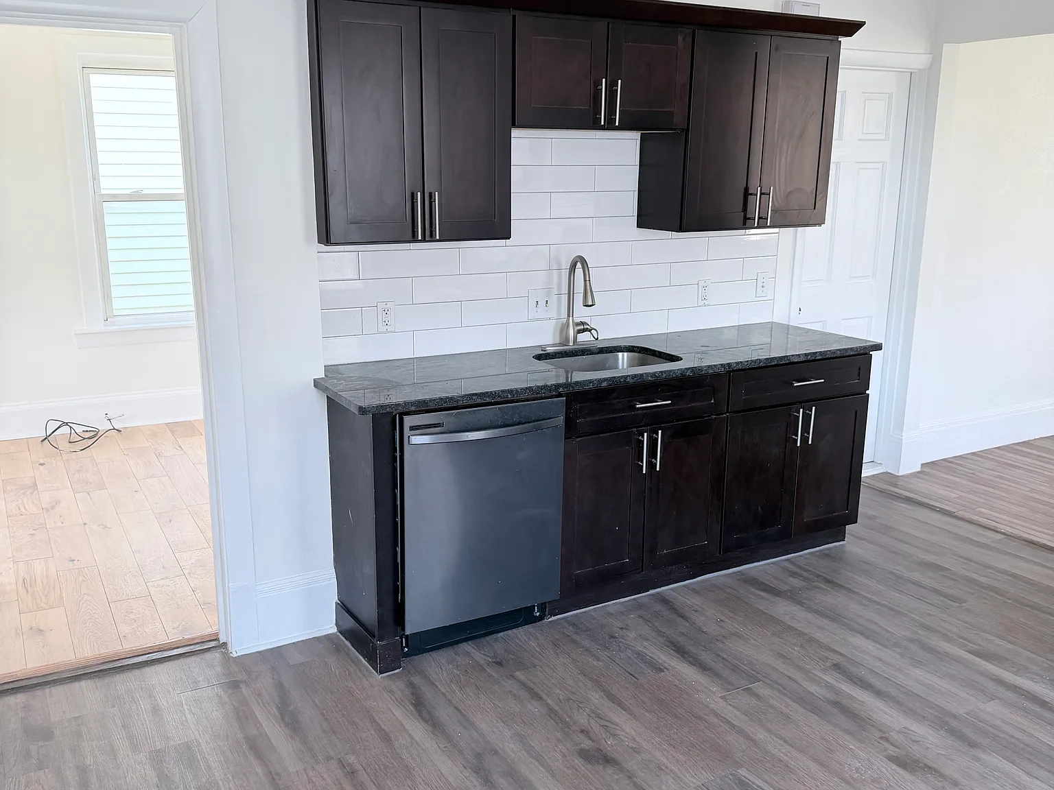 3 bed, 1200 sqft, $3,400 — Photo 3