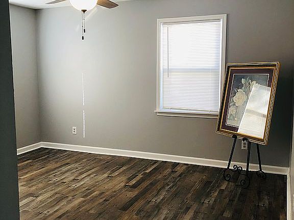 2nd image of 60 Point O Woods Dr