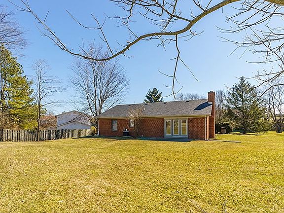 2nd image of 207 Hollywood Ct