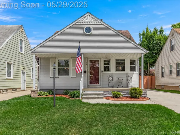 3035 Monroe St, Dearborn, MI 48124