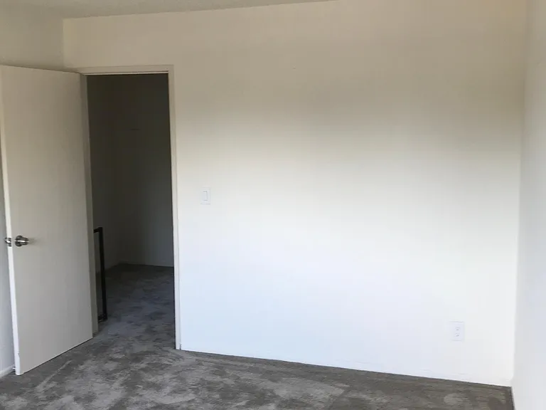 425 E Mission Rd #C — Photo 11