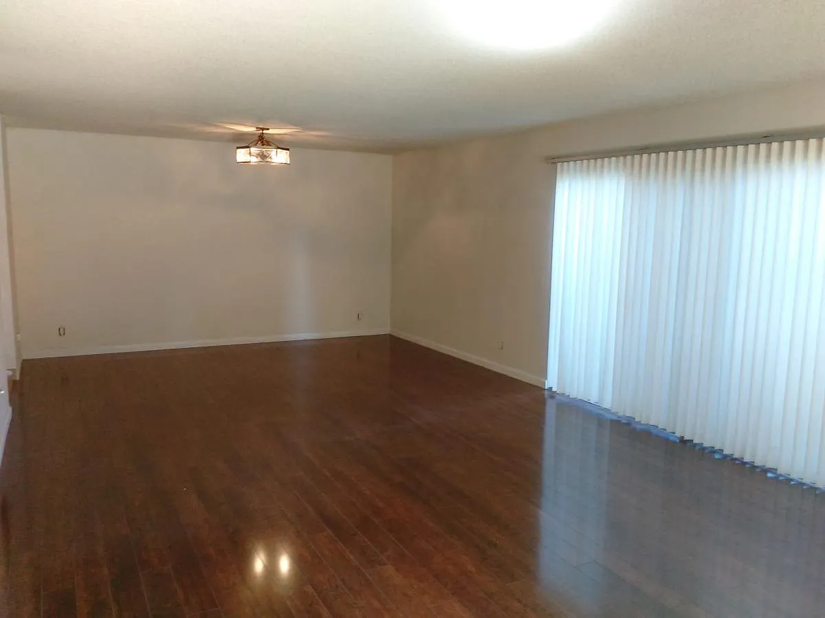 3 bed, 1400 sqft, $3,775 — Photo 4