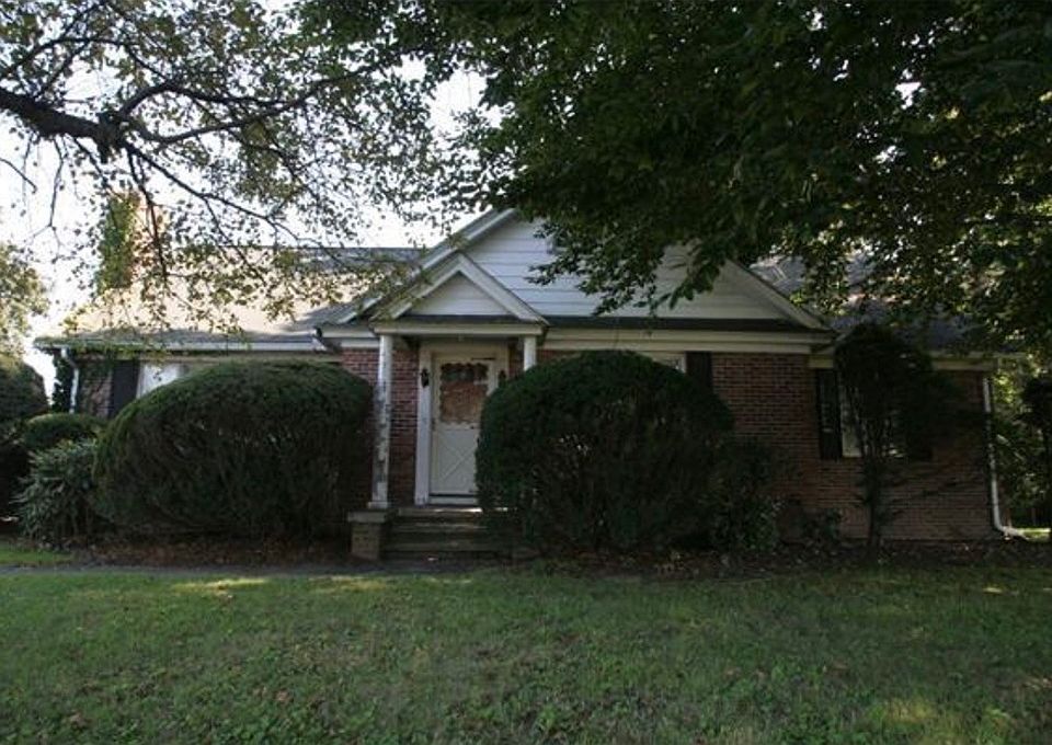 1st image of 211 Russell St