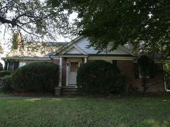 211 Russell St, Hadley, MA 01035