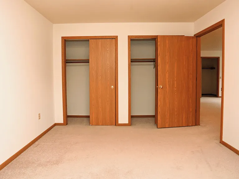 Sherman Oaks Apartments — Photo 12