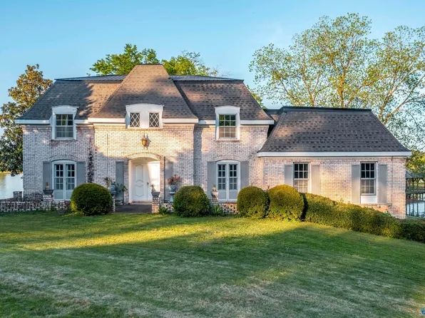 325 Whippoorwill Dr, Gadsden, AL 35901