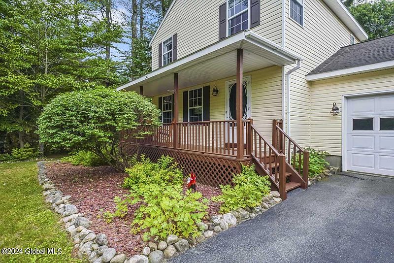 4th image of 36 Locust Ridge Drive