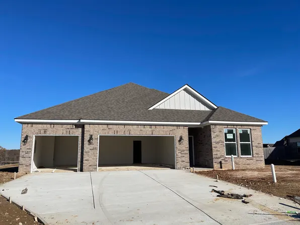 170 Oak Hollow Dr, Oakland, TN 38060