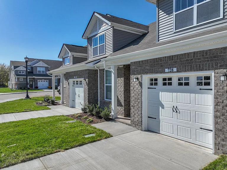 728 Mickelson Way — Photo 3