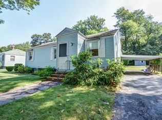 37 Knowles Rd, Worcester, MA 01602