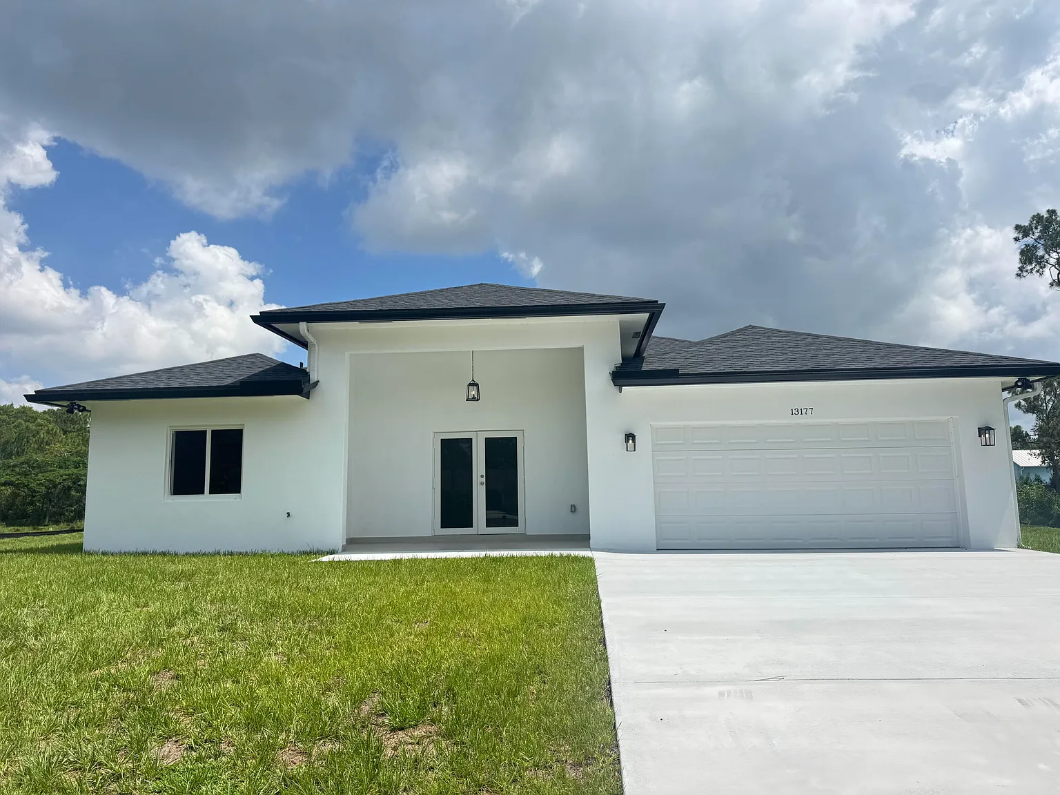 4 bed, 3.0 bath, 1576 sqft, $4,700 — Photo 2