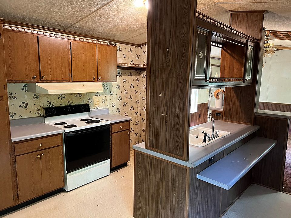 2nd image of 575 Berry Rd
