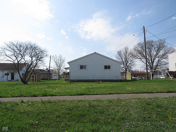 2nd image of 825 Jackson St