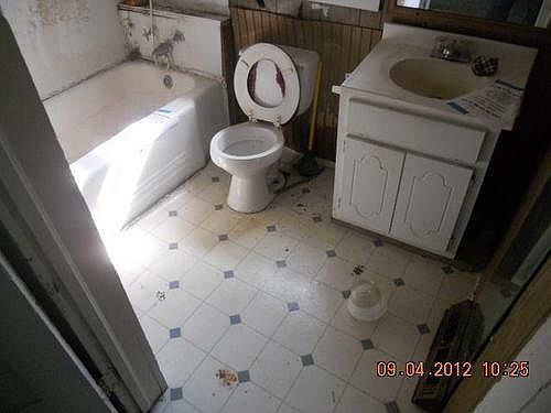 5th image of 1105 Attica St