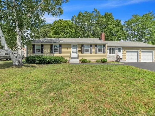 8 Riviera Drive, Enfield, CT 06082