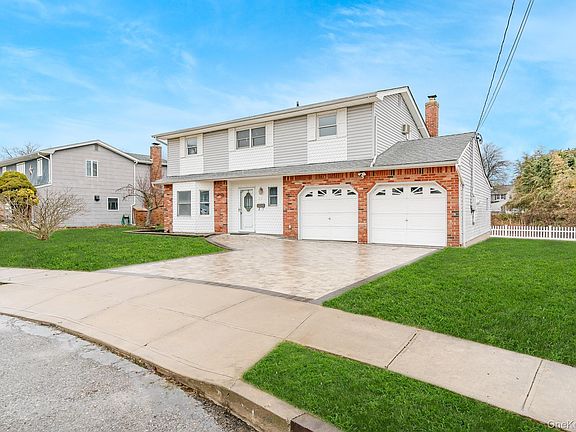 3rd image of 24 Brooktree Circle