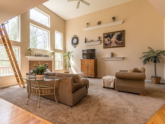 5th image of 1104 Rivermeade Dr