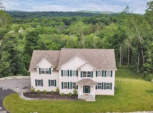 26 Ryan Ct, Mahopac, NY 10541