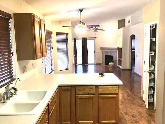 3rd image of 9083 N Ironwood Bluffs Ln