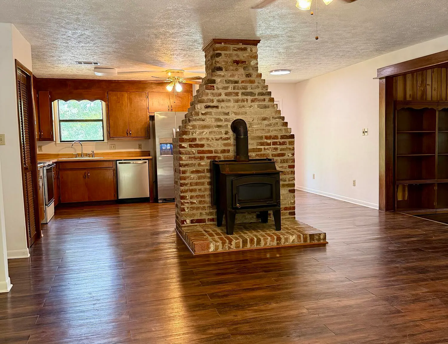 2 bed, 2.0 bath, $1,600 — Photo 4