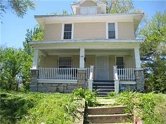 2nd image of 2444 Prospect Ave