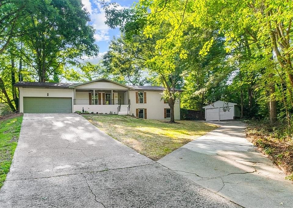 1st image of 1661 Oak Ridge Cir SW