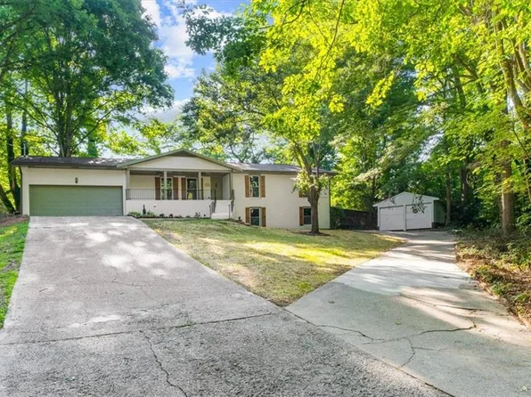 1661 Oak Ridge Cir SW, Stone Mountain, GA 30087