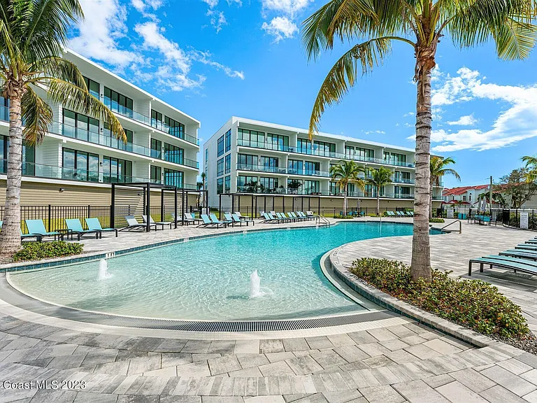 225 Strand Dr #205 — Photo 4