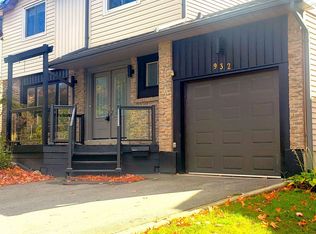 932 Elgin St, Newmarket, ON L3Y 3C1