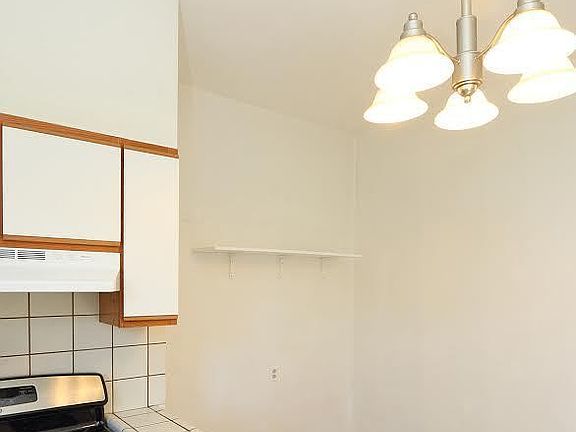5th image of 1735 Lake St APT 2