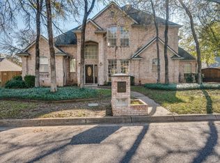 8720 Racquet Club Dr, Fort Worth, TX 76120