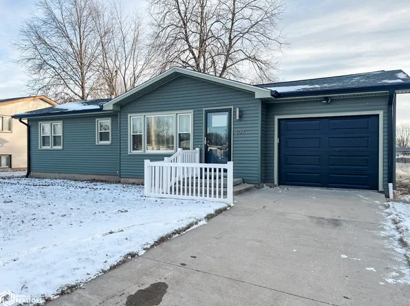 309 W Cherry St, Danville, IA 52623