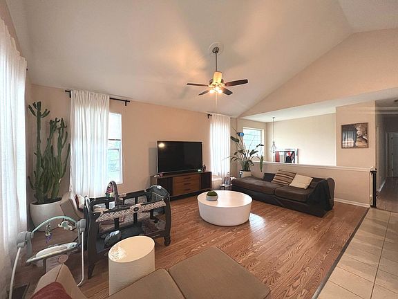 2nd image of 1601 W Turtle Creek Ln