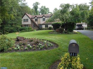 311 Stokes Cir, Huntingdon Valley, PA 19006