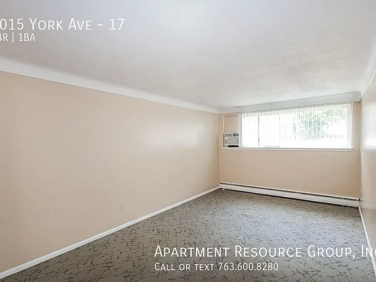 1015 York Ave #17 — Photo 3